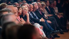 Urška Klakočar Zupančič unikaten nakit uhani KUOLMi