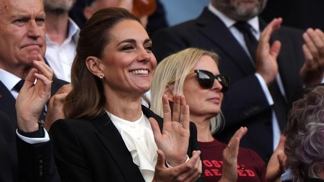 Popolna modna inspiracija za vrnitev v službo: Ta videz Kate Middleton boste želele posnemati