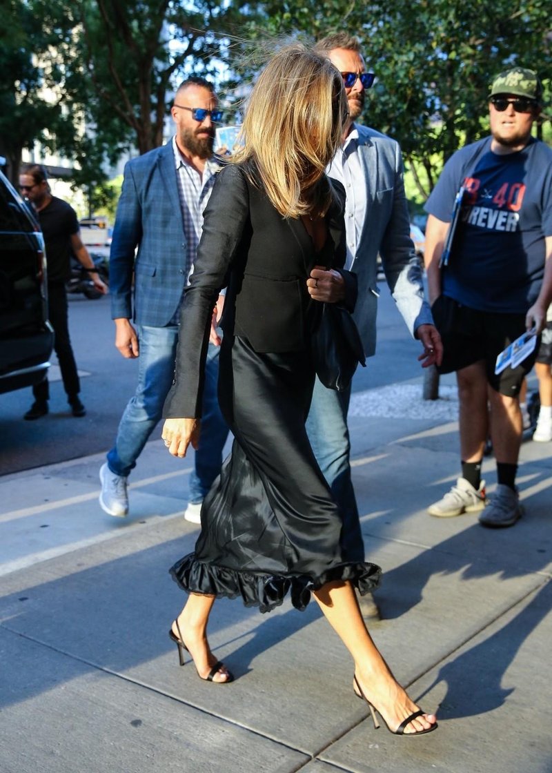 Jennifer Aniston obleka moda