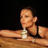 Parfum, ki se spremeni v nakit: Roberto Cavalli predstavil novo dišavo z inovativnim detajlom
