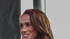 Meghan Markle obleka Carolina Herrera