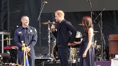 Meghan Markle obleka Carolina Herrera