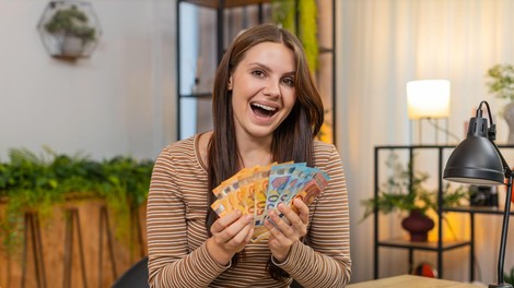 denar sreca lev oktober horoskop zodiak