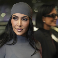 Kako ji je to sploh uspelo obleči? Kim Kardashian v kombinezonu, ki ga je nemogoče spregledati (FOTO)