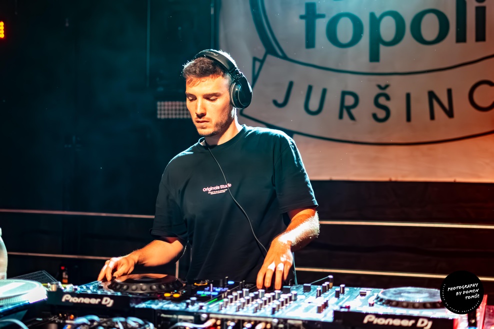 Ta mlad slovenski DJ z več kot 10 milijoni streamov osvaja svetovno elektroniko – zdaj izdaja hit še s Sony France! (foto: Promocijsko gradivo)