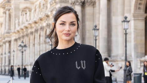 Od Ane de Armas do Jennifer Connelly: to so zvezdnice izbrale za revijo Louis Vuitton