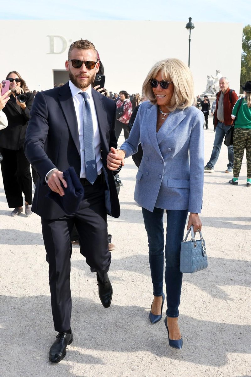 Brigitte Macron pariški teden mode Dior kavbojke