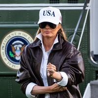 Melania Trump v “Top Gun” slogu navdušila ob obisku ameriške pomorske baze