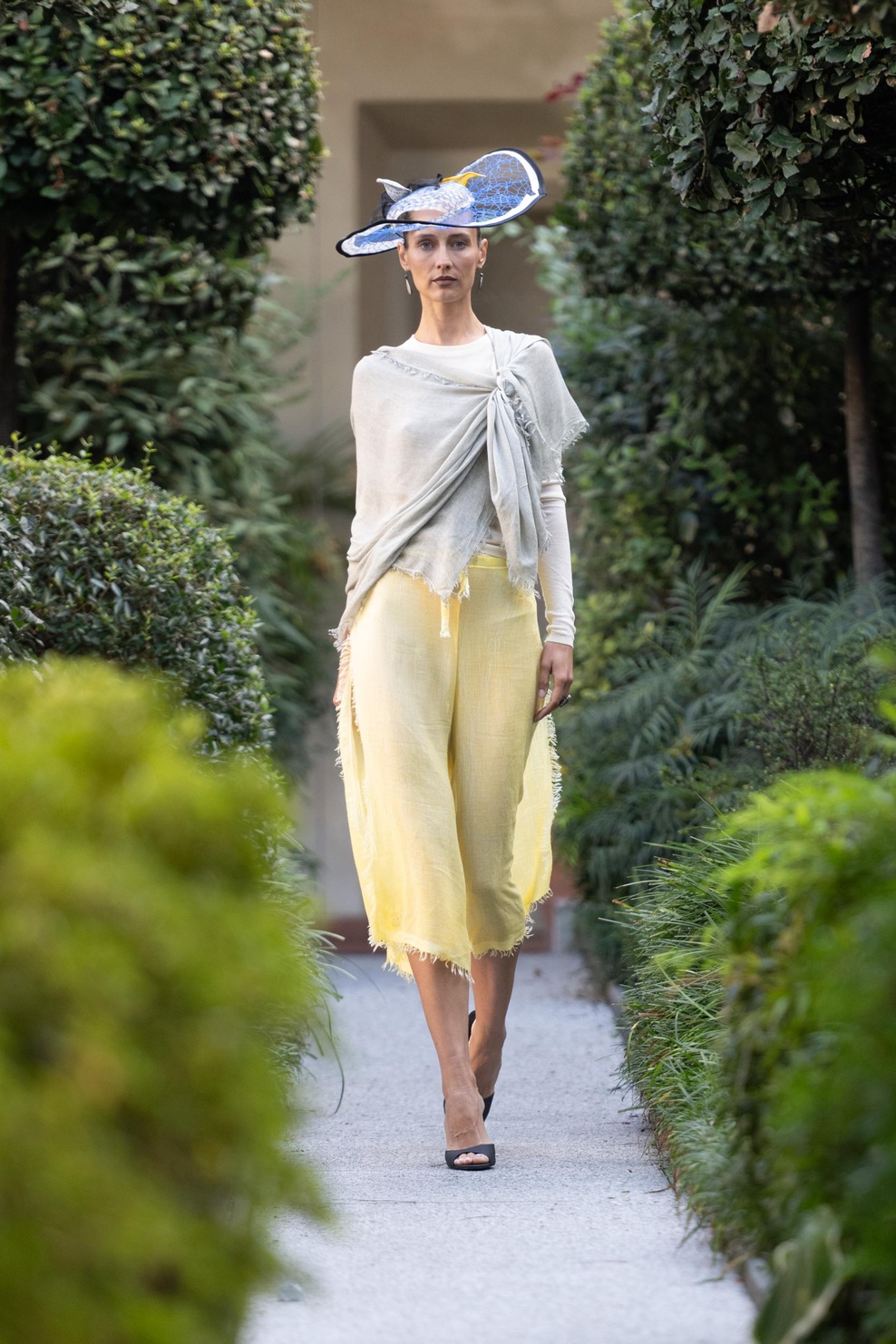 STOLES BY BELLA with BETH AIMÉE jewelry & CASA LILY shoes & JULZZALLURE headpiece