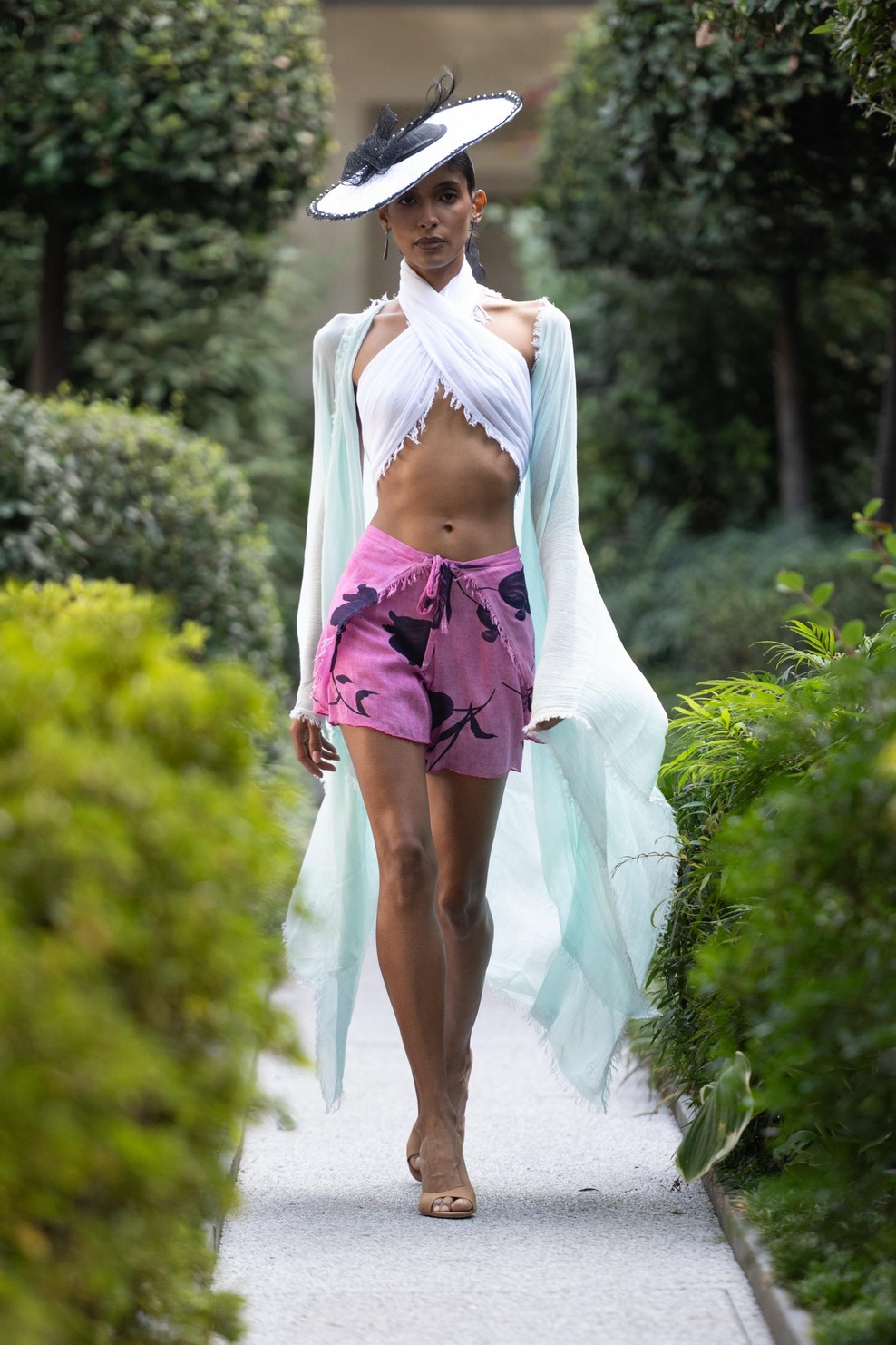 STOLES BY BELLA with BETH AIMÉE jewelry & CASA LILY shoes & JULZZALLURE headpiece