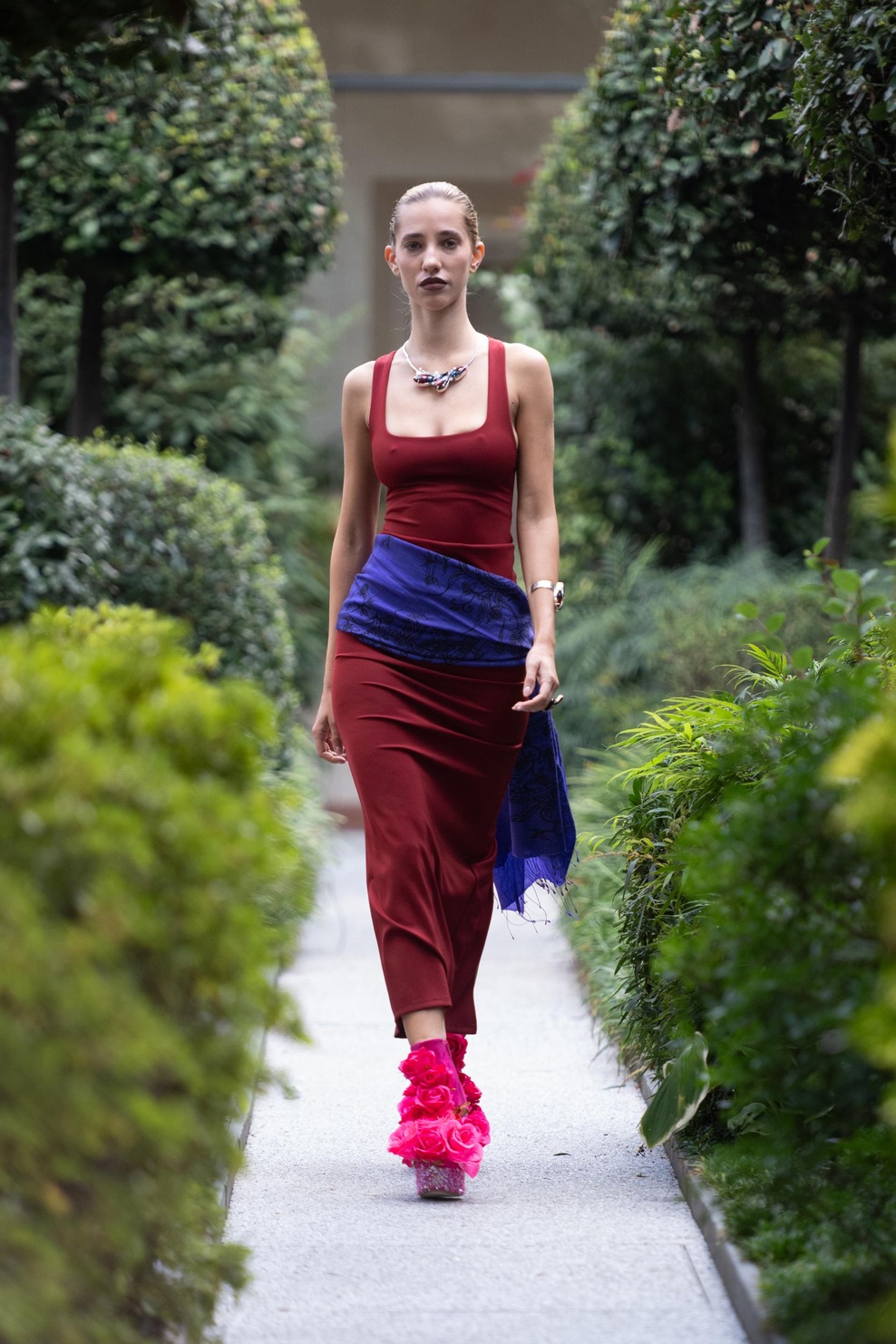 WILL ROYALE' shoes with SUSHILA BAEHR scarf & PB-DESIGN jewelry
