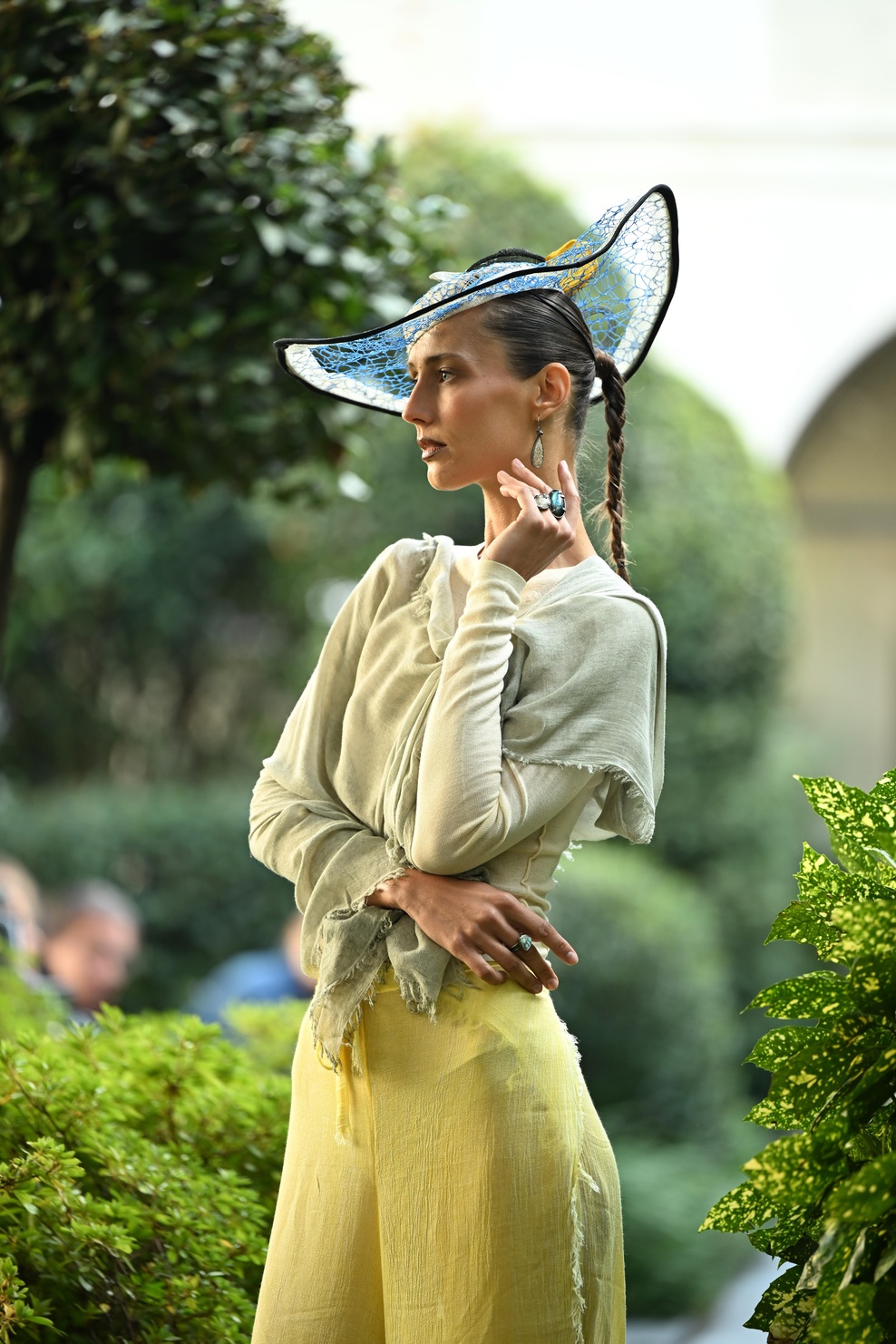 BETH AIMÉE jewelry with STOLES BY BELLA scarf & JULZZALLURE headpiece