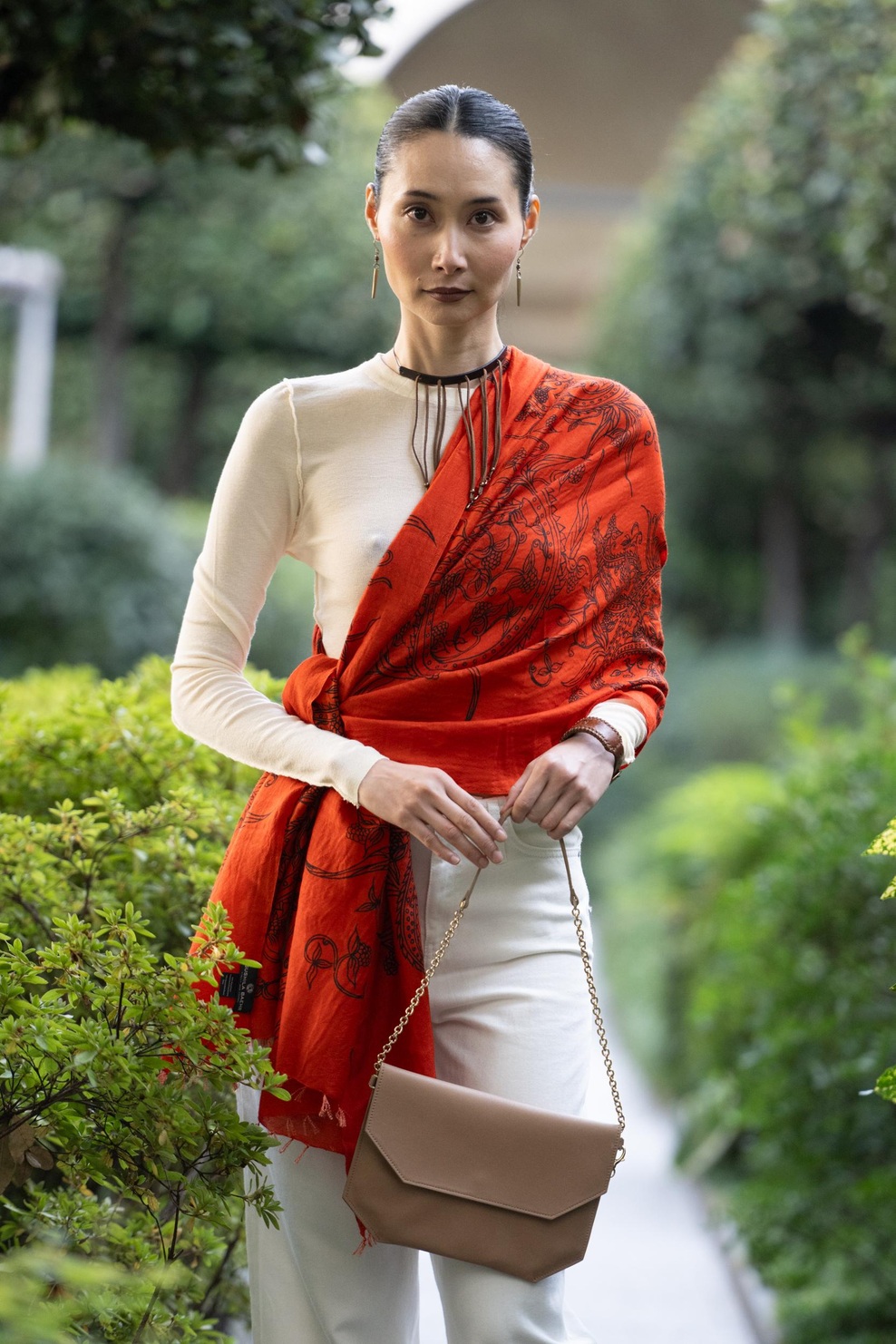 CHANDRA KEYSER bag with NEGRITUDE jewelry & SUSHILA BAEHR scarf