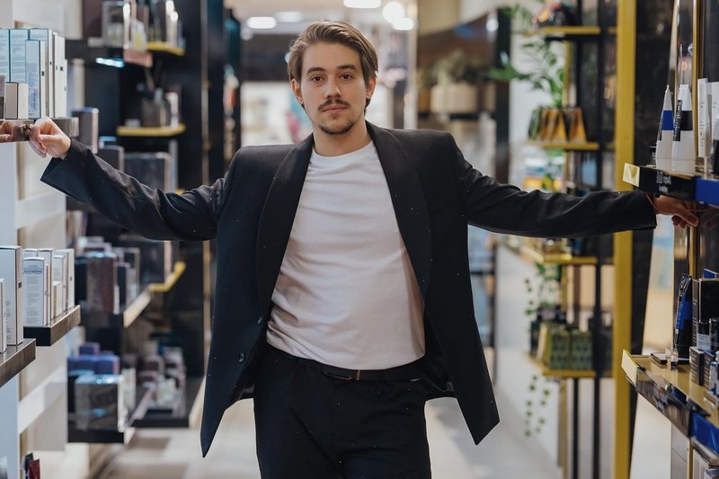 Bojan Cvjetićanin v družbi znanih Slovencev predstavil novo dišavo Goldfield & Banks