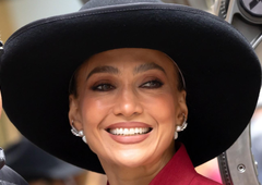 Na ulicah New Yorka so se vsi obračali za njo: J.Lo z izbiro torbice zasenčila ikonične čevlje (FOTO)