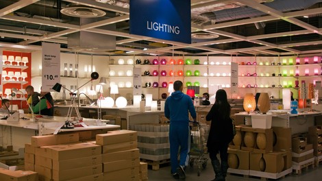 Ta IKEA lučka je postala pravi hit: božič še ni tu, a je že skoraj razprodana