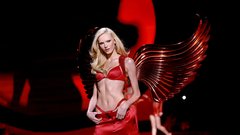 Modna revija Victoria’s Secret se je vrnila v živo iz New Yorka v velikem slogu