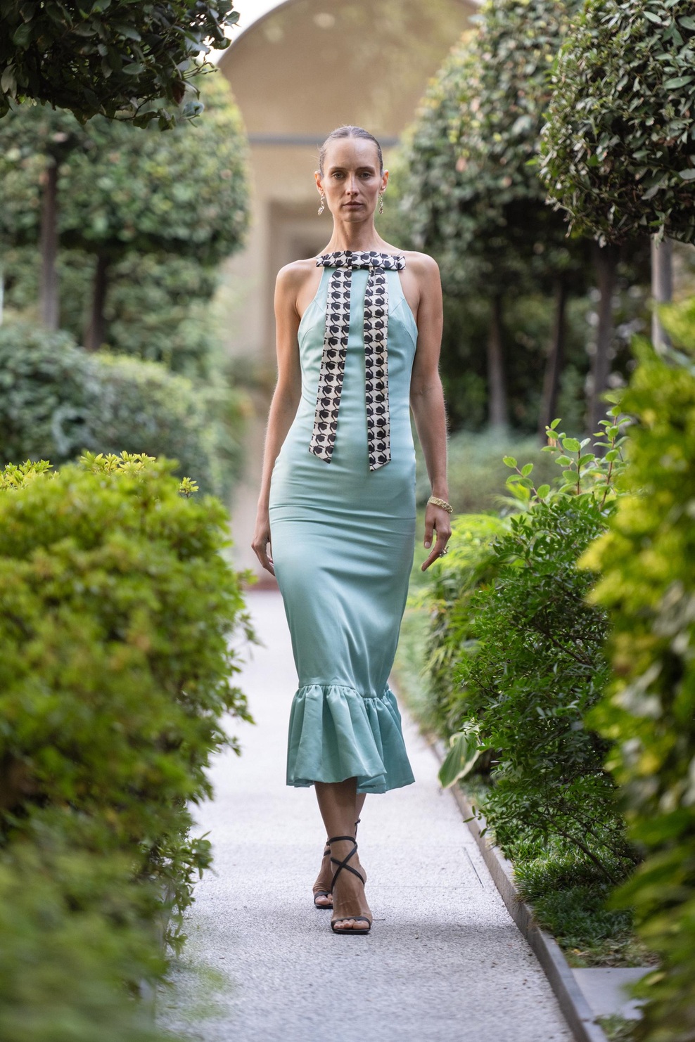 TONMOYEE with PB- DESIGN jewelry & CASA LILY shoes