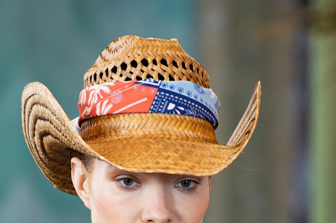 STAR OF HOLLYWOOD jewelry with PLAYA BENDITA