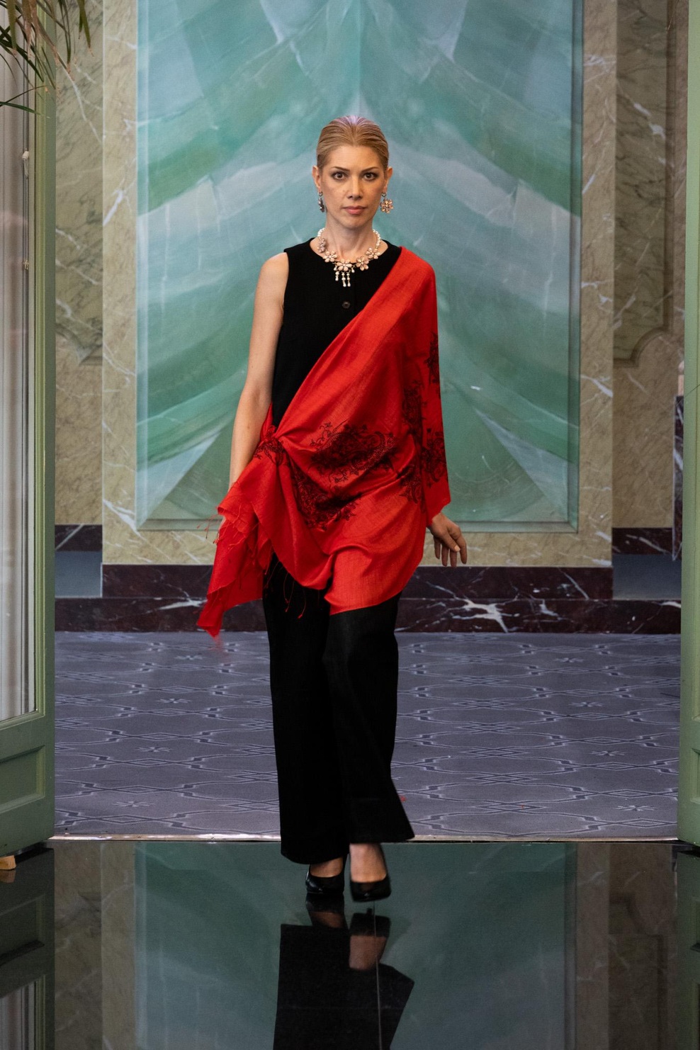 SUSHILA BAEHR scarf with CARLA DE LUCA jewelry