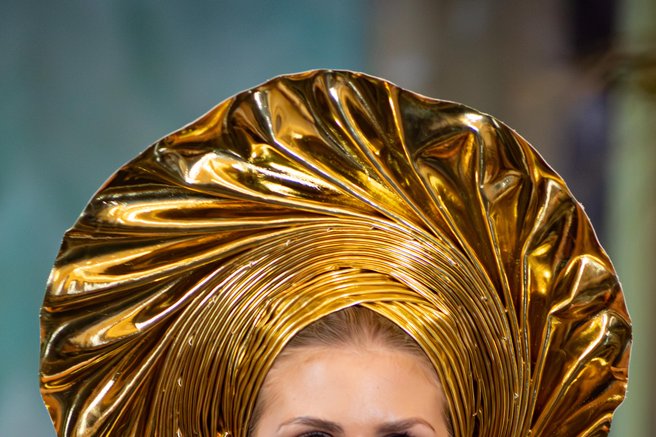 ANGELINA SWANN headpiece with TAMARA VON ARX (SWISS COUTURE) accessory