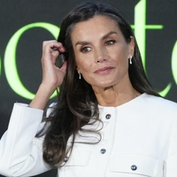 Kraljica Letizia oblekla preprost eleganten top (en detajl še posebej izstopa)