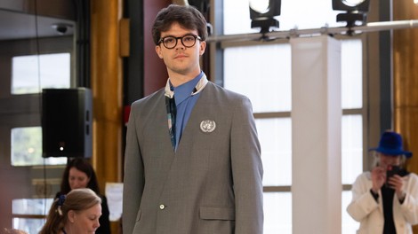 Slovenski oblikovalec Lan Krebs med ustvarjalci novih uniform Združenih narodov