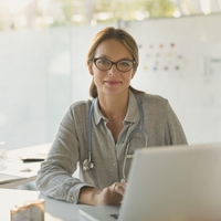 Onkologinja razkrila, da nikoli ne uživa teh 5 živil: škodujejo telesu, a večina jih je vsak dan