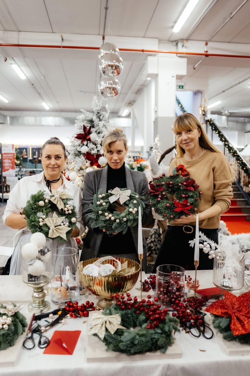 Prehiteli smo Mariah Carey in obiskali dih jemajoč božični sejem v Ljubljani, še kako vreden obiska!