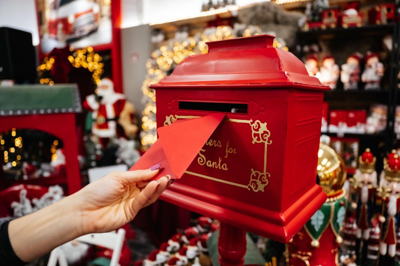 Prehiteli smo Mariah Carey in obiskali dih jemajoč božični sejem v Ljubljani, še kako vreden obiska!