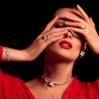 Preizkusile smo nakit, ki seže globlje od kože: Pasquale Bruni ustvarja kose, ki se dotaknejo naše osebnosti