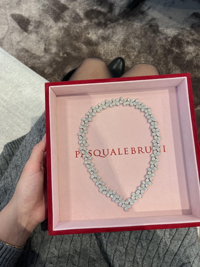 Preizkusile smo nakit, ki seže globlje od kože: Pasquale Bruni ustvarja kose, ki se dotaknejo naše osebnosti