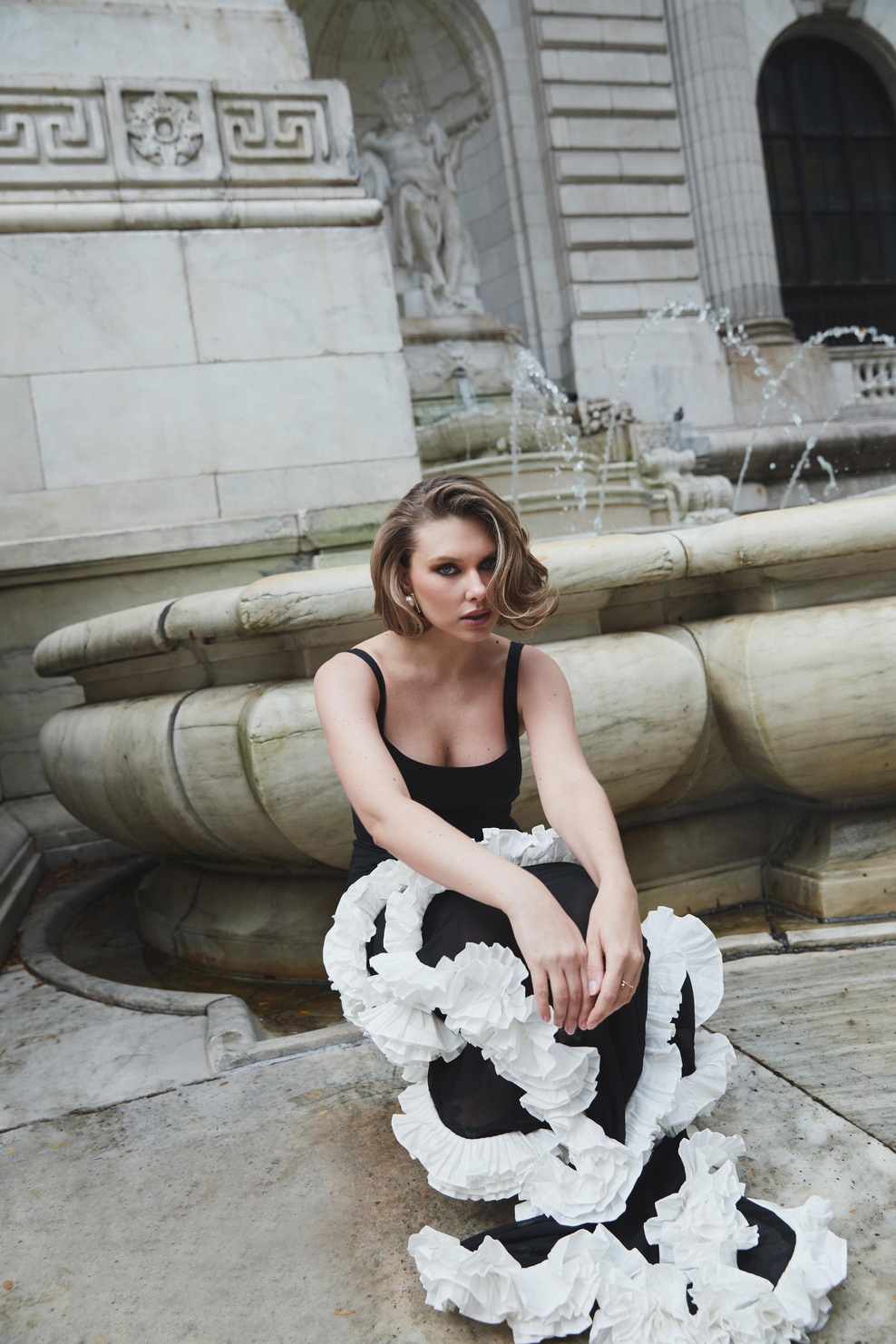 Obleka: NBD @itsnbd
Uhani: Retrofête @retrofete