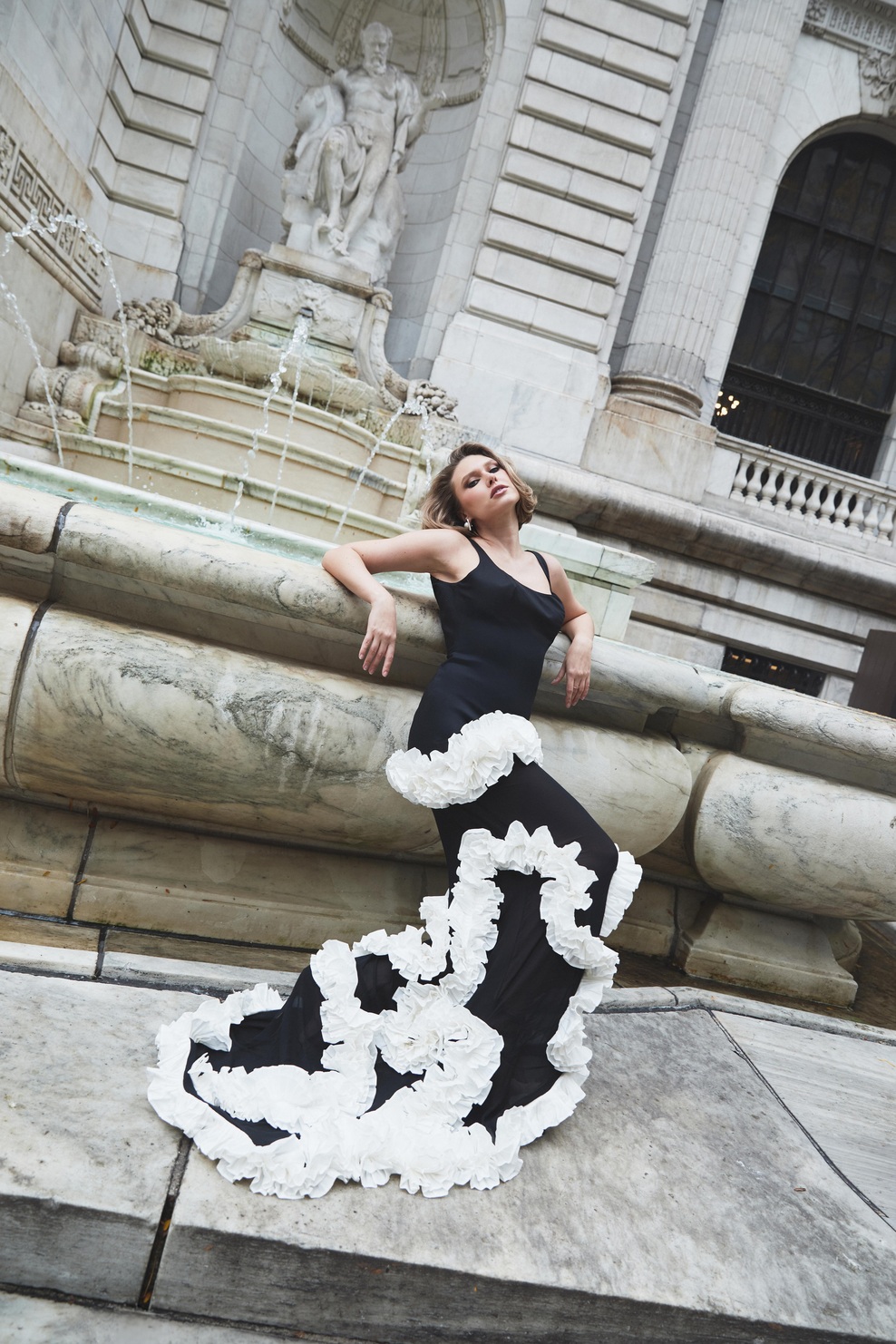 Obleka: NBD @itsnbd
Uhani: Retrofête @retrofete