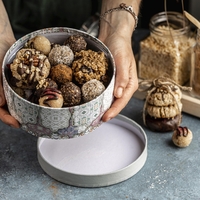 Najbolj zdrav kolač na svetu: pripravljen v 5 min, ne redi a napolni z energijo – skrivnost sta le 2 sestavini