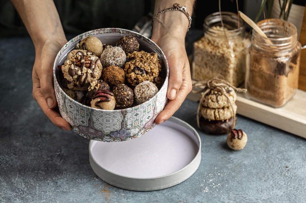 Najbolj zdrav kolač na svetu: pripravljen v 5 min, ne redi a napolni z energijo – skrivnost sta le 2 sestavini (foto: Profimedia)