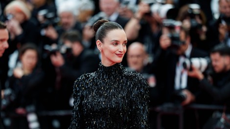 Oda materam: Charlotte Le Bon v novi kampanji Jacquemus
