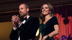 Kate Middleton žametna zelena obleka