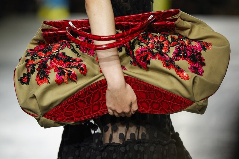 Velike torbice so to sezono na vrhuncu: in ti modeli so nas najbolj navdušili