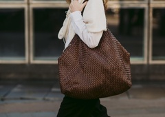 Velike torbice so to sezono na vrhuncu: in ti modeli so nas najbolj navdušili