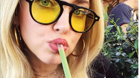 5 preprostih napitkov, ki brišejo kilograme: Preverite, kaj priporočajo nutricionisti za izgubo trebušne maščobe