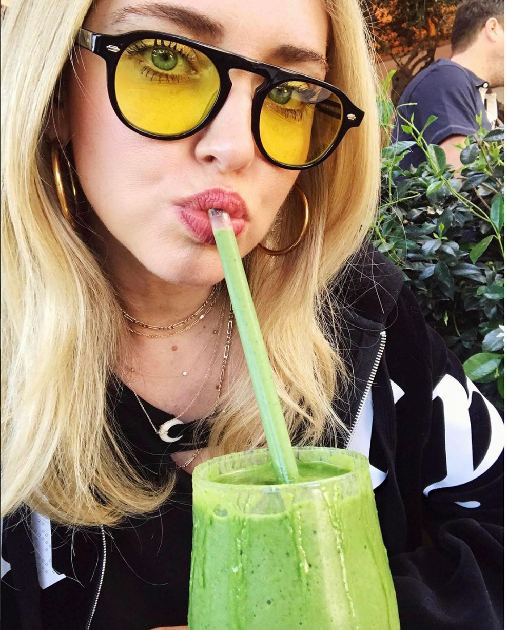 5 preprostih napitkov, ki brišejo kilograme: Preverite, kaj priporočajo nutricionisti za izgubo trebušne maščobe (foto: Profimedia)