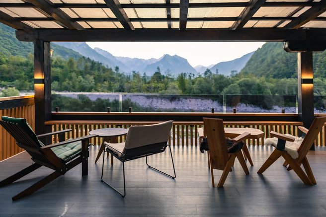 Najlepši zimski oddih s pogledom na Triglav: novo poglavje butičnega Hotela Boka