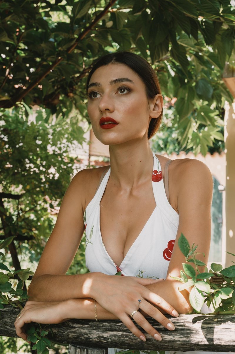 Katera barva senčil bo najbolj poudarila vašo barvo oči? Slovenska vizažistka Marjeta Duhani razkriva svoje make up trike