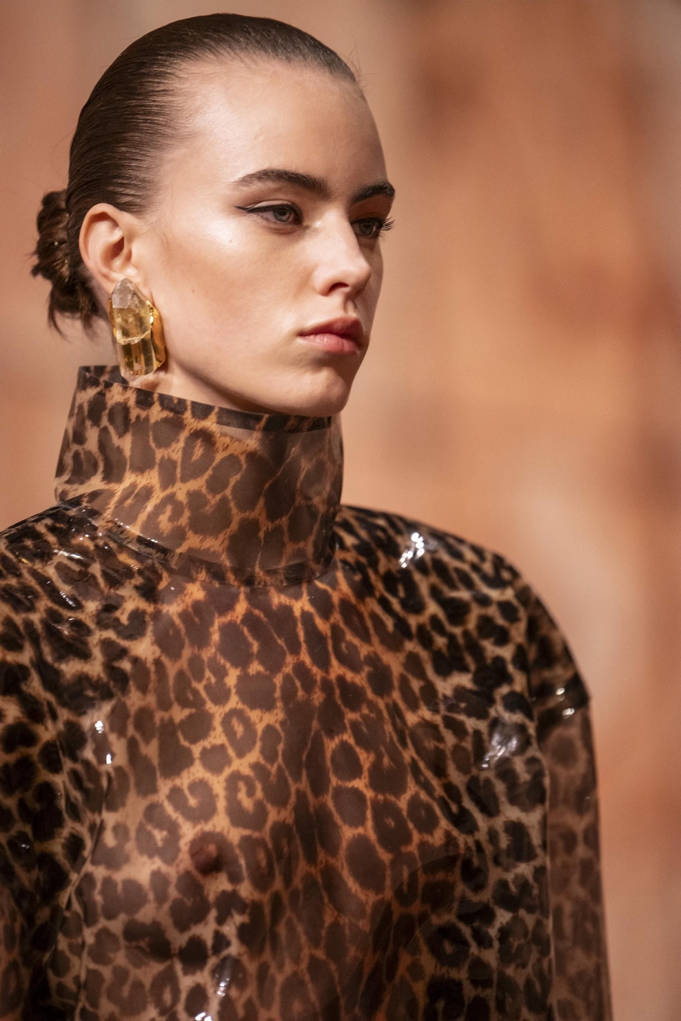 V Mangu smo našli popoln dvojnik viralnih Saint Laurent salonarjev (foto: Profimedia)