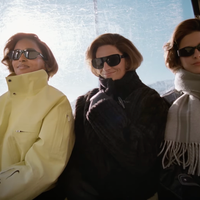 Jacquemus x Nike presenetila s smučarsko kampanjo, v kateri smo prepoznali znan slovenski obraz