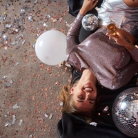 Ti bleščeči čevlji iz H&M so top obutev za prihajajoče praznike!