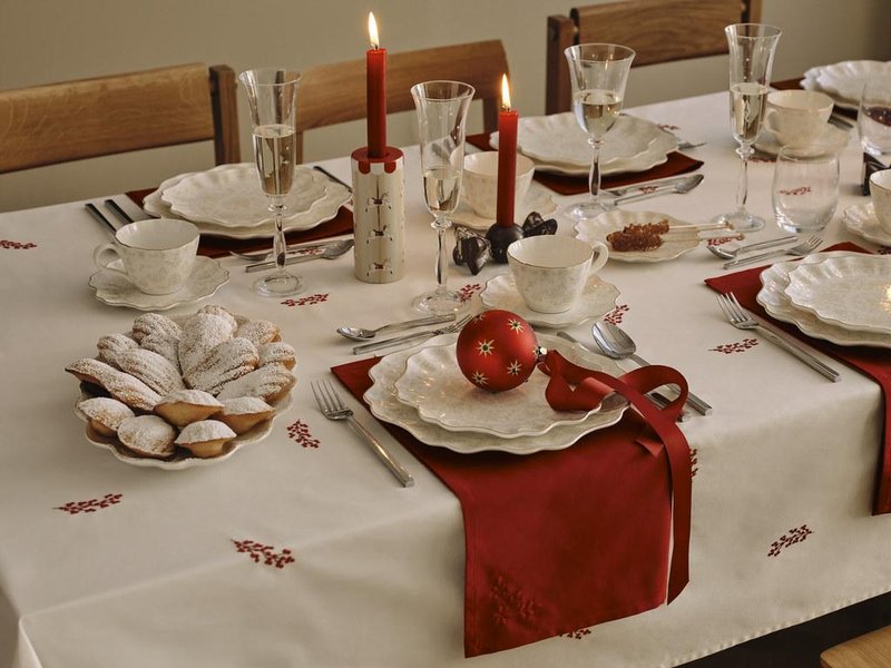 Praznični okraski, ki bodo vaš dom spremenili v božično pravljico: Westwing navdušuje z estetiko Holiday Harmony