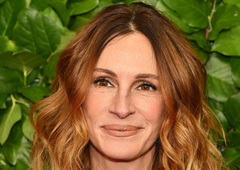 Očarljiva Julia Roberts navdušila v osupljivem kostimu, ki ga še dolgo ne boste pozabili