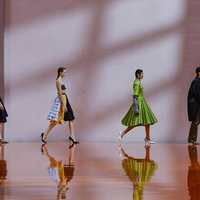 Prada zaključila prevzem modne hiše Versace